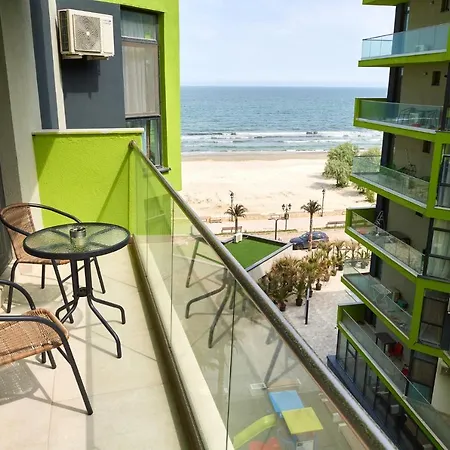 Sunny Alezzi Beach דירה Năvodari