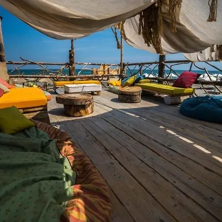 Sunny Alezzi Beach